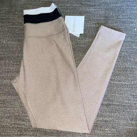Beyond Yoga Pants - Beyond Yoga Spacedye Horizon Colorblock legging size medium NWT